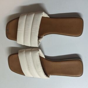 ANDREA Cream Cushioned Sandals Size 9